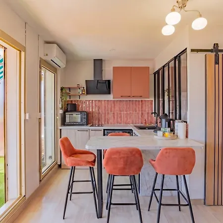 Appartement Cosy Waves T1 Bis Centre Saint-raphaël Plages, Gare à Pied, Terrasse&parking *