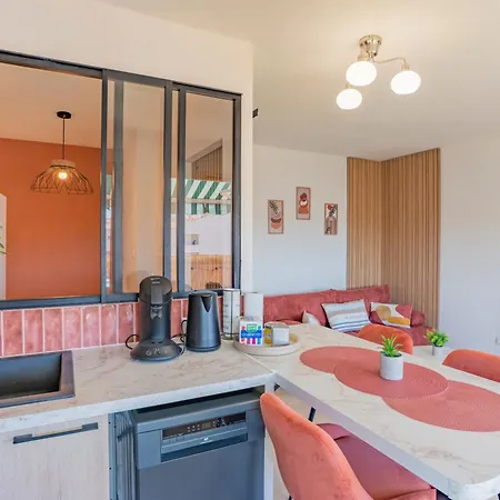 Cosy Waves T1 Bis Centre Saint-raphaël Plages, Gare à Pied, Terrasse&parking Appartement Saint-Raphaël
