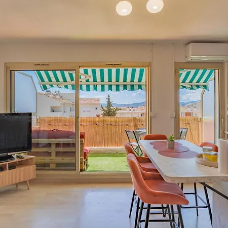 Cosy Waves T1 Bis Centre Saint-raphaël Plages, Gare à Pied, Terrasse&parking Appartement *