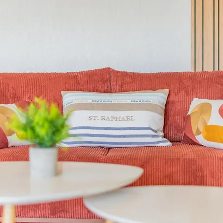 Cosy Waves T1 Bis Centre Saint-raphaël Plages, Gare à Pied, Terrasse&parking *