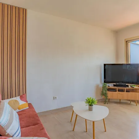 Appartement Cosy Waves T1 Bis Centre Saint-raphaël Plages, Gare à Pied, Terrasse&parking *