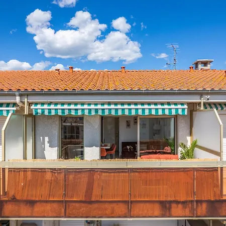 Cosy Waves T1 Bis Centre Saint-raphaël Plages, Gare à Pied, Terrasse&parking Appartement
